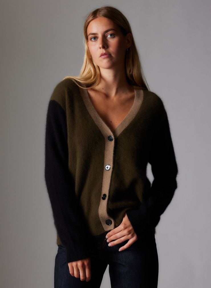 Green Raccoon Long sleeve V-neck Cardigan WOMEN|Majestic Filatures