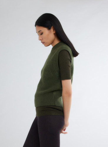 Sleeveless Sweater Round neck in Merino Wool