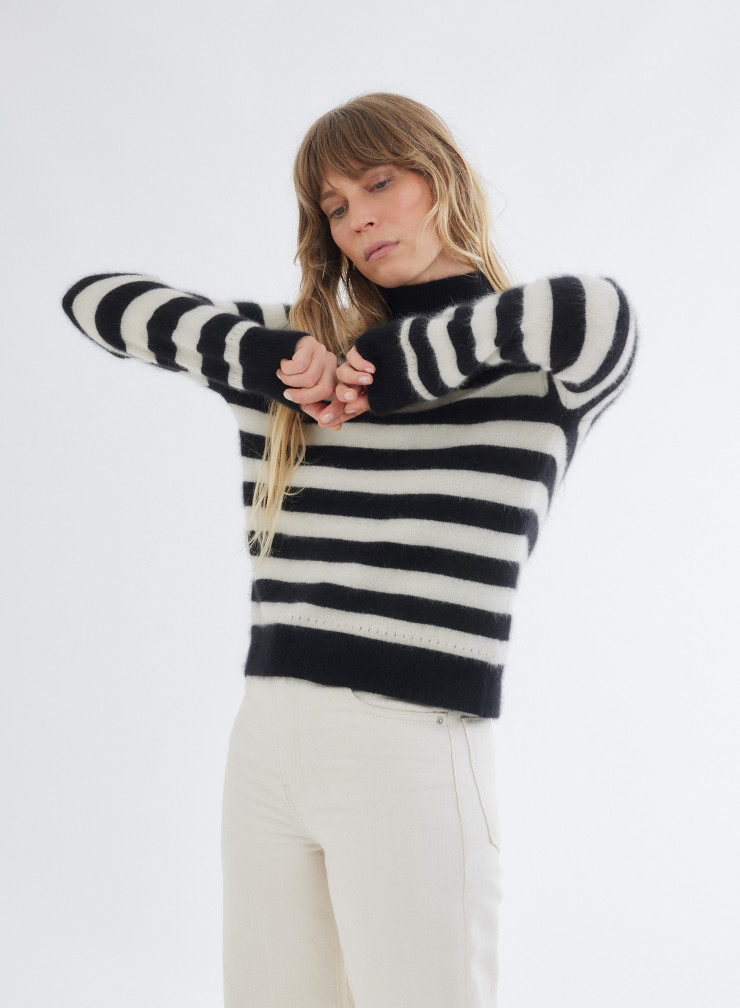 Pullovers Manches Raglan longues Col V en Raccon wool / Polyamide