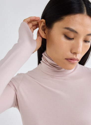 Long Sleeves Turtle neck T-shirt in Viscose / Elastane