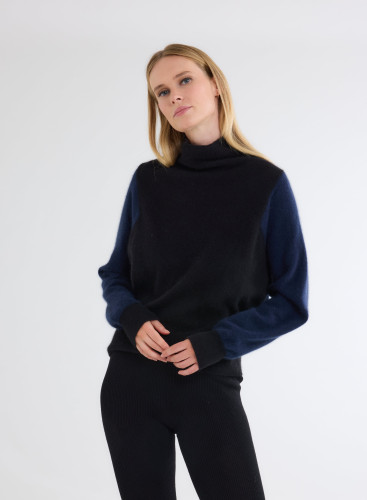 Long Sleeves Sweater Turtle neck in Raccoon Wool / Polyamide