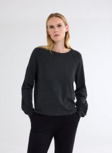 Long Sleeves Boat-neck T-shirt in Viscose / Elastane