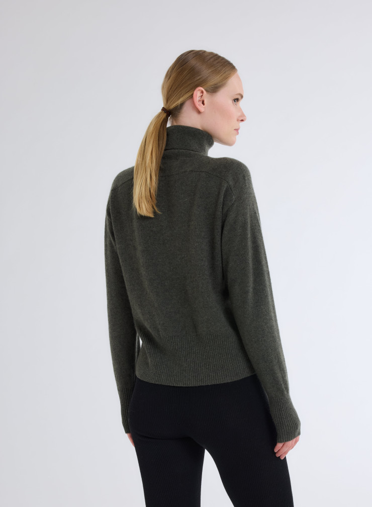 Long sleeves Round neck sweater in Cashmere