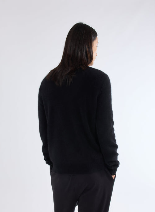 Pull Noir Col V Manches Longues en Raccoon et Polyamide - MAJESTIC FILATURES