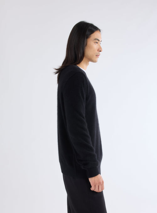 Pull Noir Col V Manches Longues en Raccoon et Polyamide - MAJESTIC FILATURES