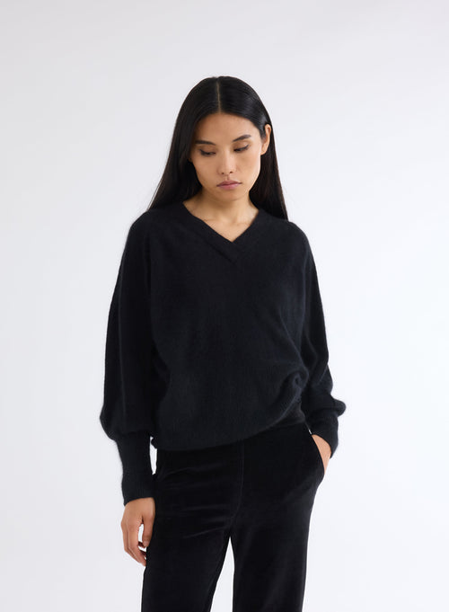 Pull Noir Col V Manches Raglan longues - MAJESTIC FILATURES