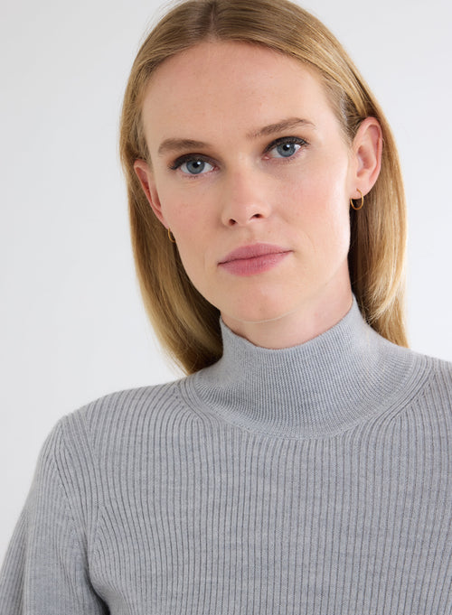 Grey ribbed sweater with high collar and long sleeves in Merino wool - MAJESTIC FILATURES