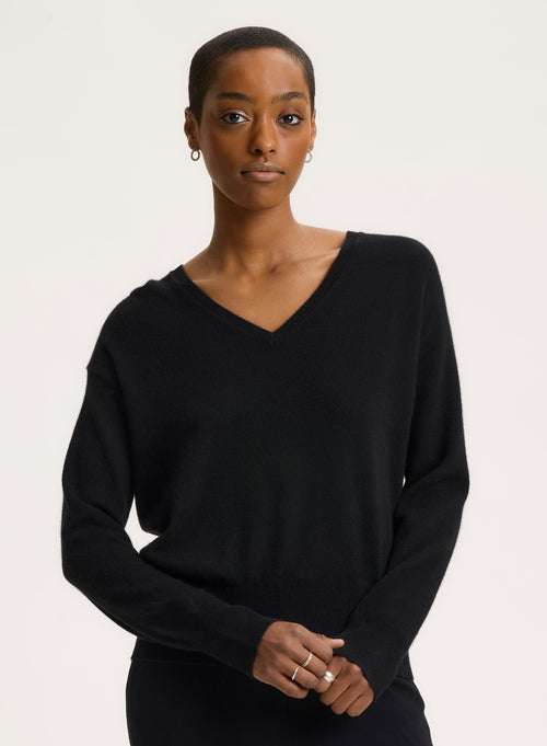 Pull Noir Col V Manches Longues - MAJESTIC FILATURES