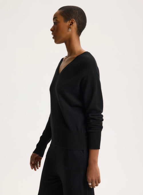 Pull Noir Col V Manches Longues - MAJESTIC FILATURES