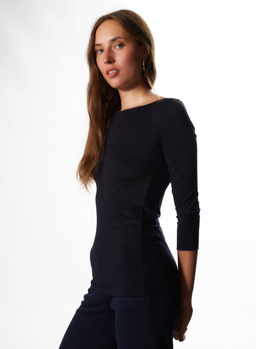 "Adèle Vicose / Elastane Boat Neck T-shirt" - MAJESTIC FILATURES