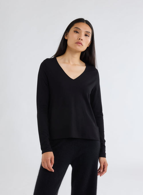 T-shirt Noir Col V Manches Longues en Viscose / Elasthanne - MAJESTIC FILATURES