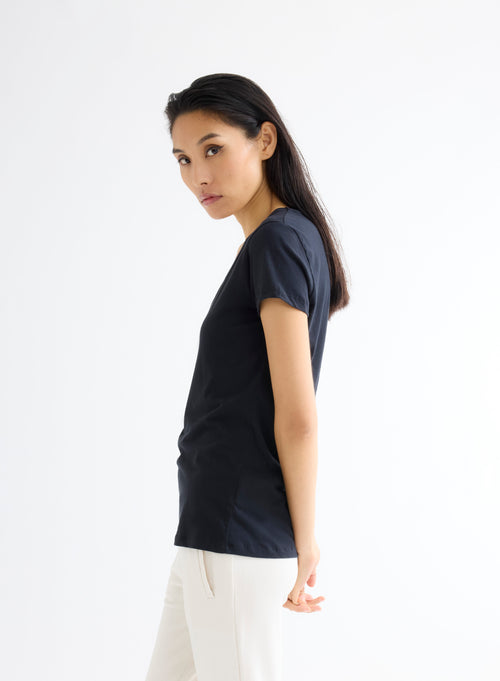 T-shirt Noir Julia Col V Manches Courtes en Deluxe Coton - MAJESTIC FILATURES