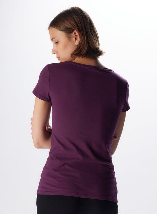 T-shirt Aubergine Julia Col V Manches Courtes en Deluxe Coton - MAJESTIC FILATURES