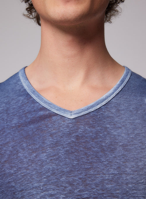 "Short-sleeved V-neck T-shirt in Linen / Elastane" - MAJESTIC FILATURES